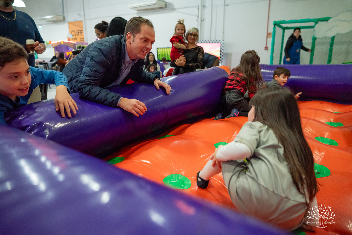 aniversário infantil - 4 anos - Maria Eduarda - Madu - festa temática - unicórnio - fotografia infantil - espontaneidade - alegria - infância feliz - fotógrafo profissional - Amâncio Jorge - brinquedos - algodão doce – Antonio Rocha Fotografias - Pelotas