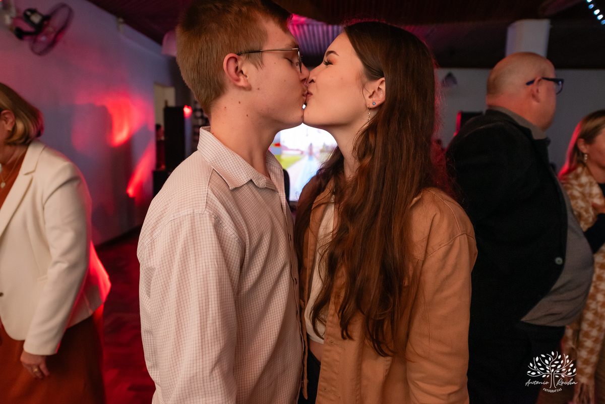 comemoração - aniversário de 18 anos - Luisa - - fotos externas - dança com pai - momento especial - amigos e familiares - Antonio Rocha Fotografias - fotografia de evento - ensaio fotográfico - magia 15 anos - registro fotográfico – Pelotas - Corrientes