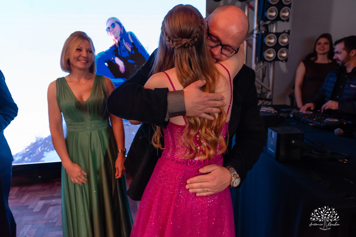 comemoração - aniversário de 18 anos - Luisa - - fotos externas - dança com pai - momento especial - amigos e familiares - Antonio Rocha Fotografias - fotografia de evento - ensaio fotográfico - magia 15 anos - registro fotográfico – Pelotas - Corrientes