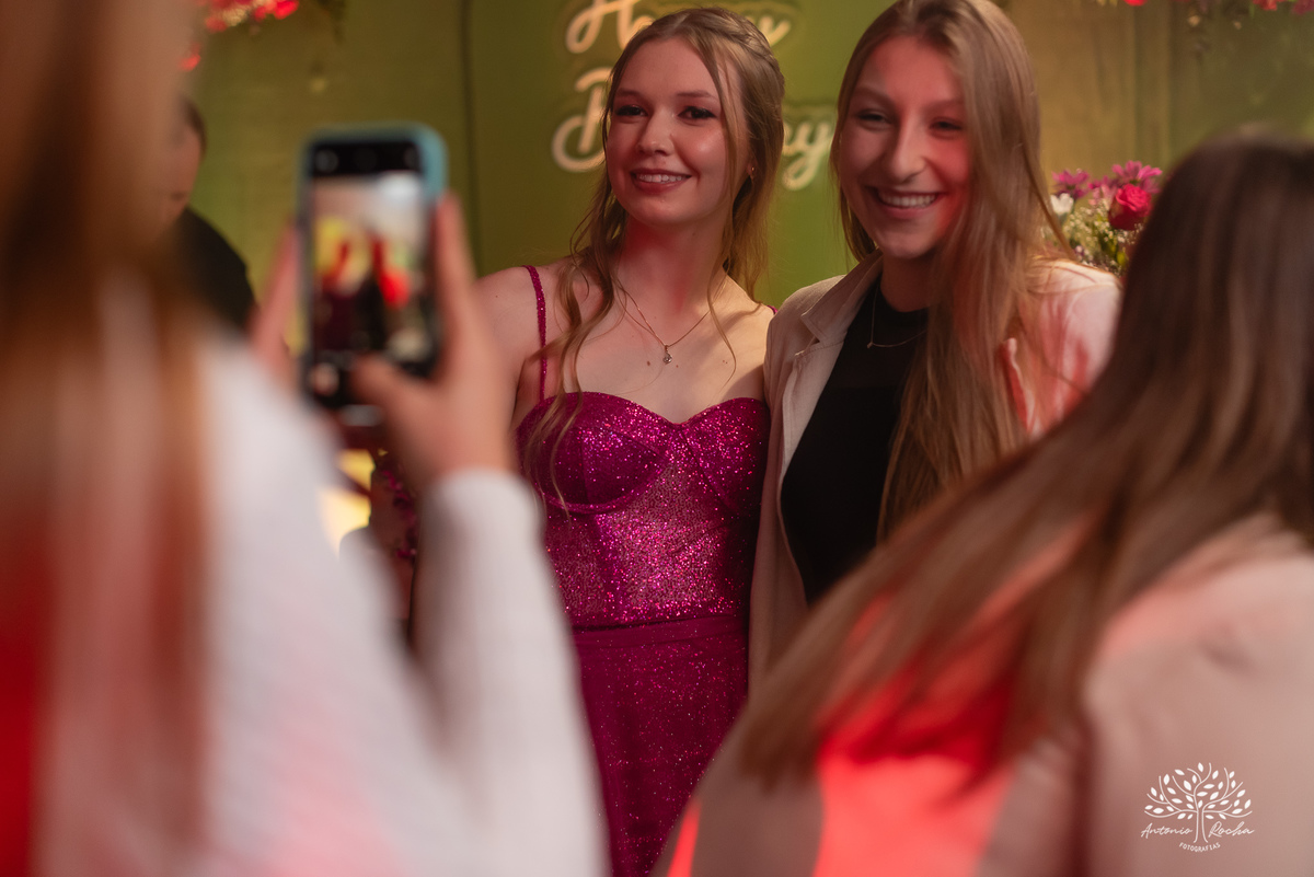 comemoração - aniversário de 18 anos - Luisa - - fotos externas - dança com pai - momento especial - amigos e familiares - Antonio Rocha Fotografias - fotografia de evento - ensaio fotográfico - magia 15 anos - registro fotográfico – Pelotas - Corrientes