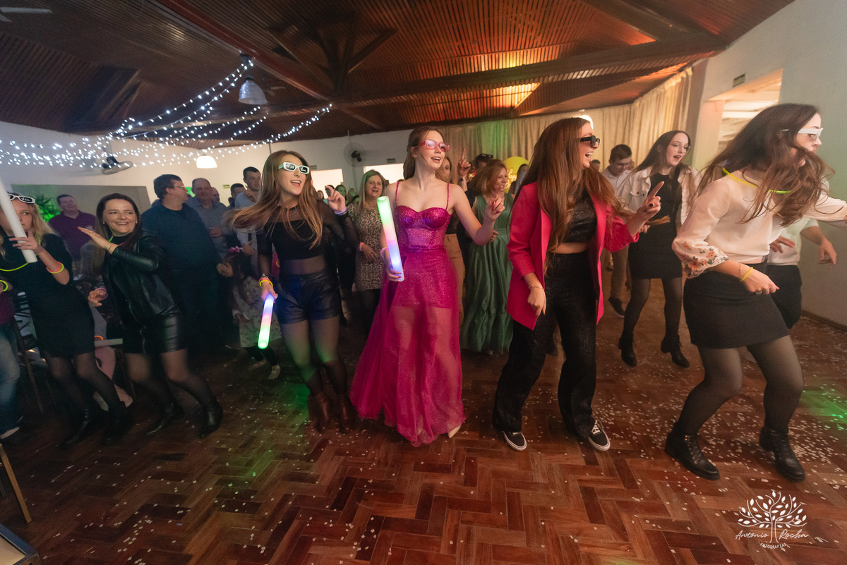 comemoração - aniversário de 18 anos - Luisa - - fotos externas - dança com pai - momento especial - amigos e familiares - Antonio Rocha Fotografias - fotografia de evento - ensaio fotográfico - magia 15 anos - registro fotográfico – Pelotas - Corrientes