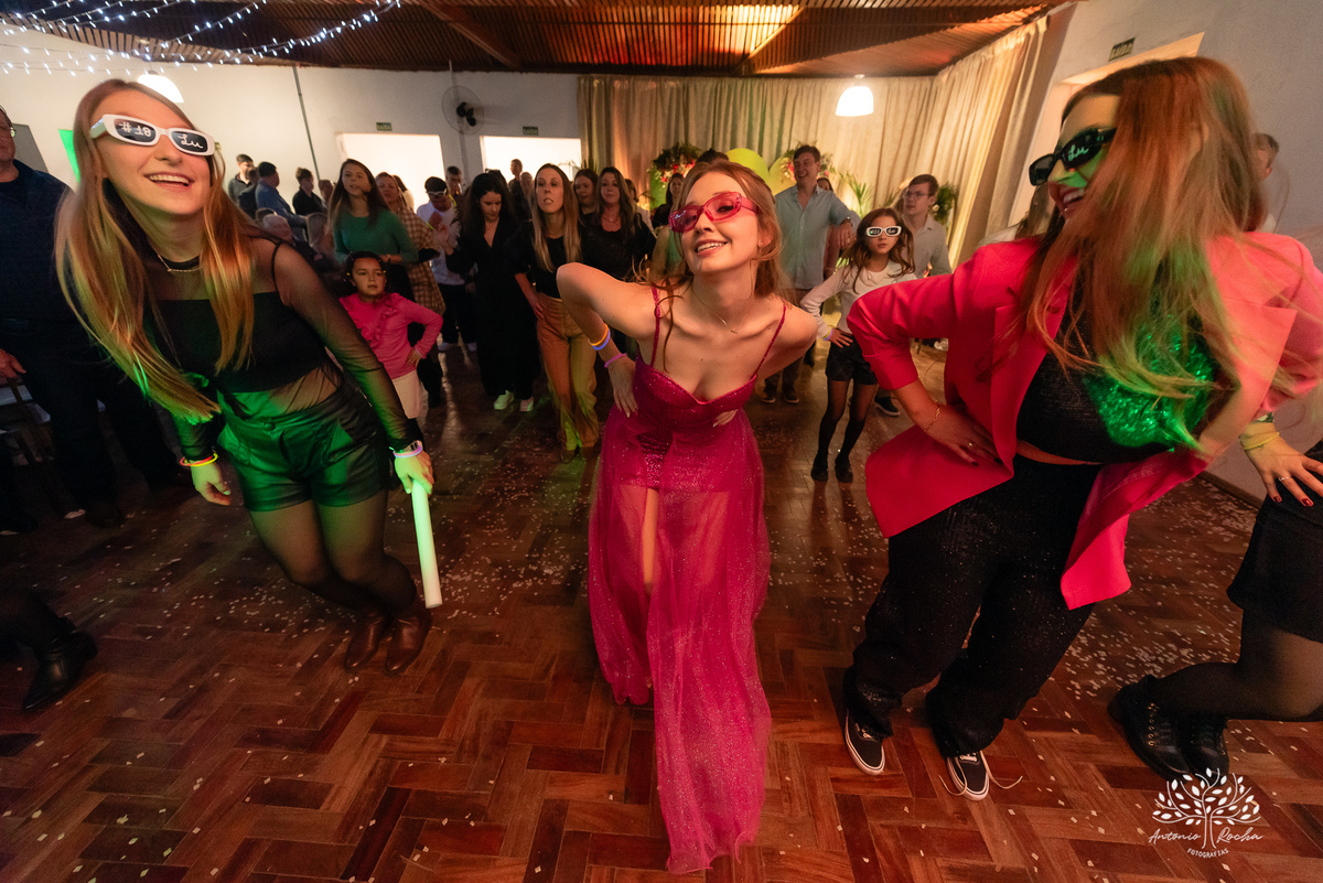 comemoração - aniversário de 18 anos - Luisa - - fotos externas - dança com pai - momento especial - amigos e familiares - Antonio Rocha Fotografias - fotografia de evento - ensaio fotográfico - magia 15 anos - registro fotográfico – Pelotas - Corrientes