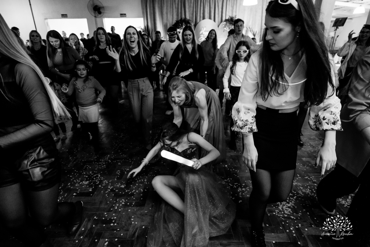 comemoração - aniversário de 18 anos - Luisa - - fotos externas - dança com pai - momento especial - amigos e familiares - Antonio Rocha Fotografias - fotografia de evento - ensaio fotográfico - magia 15 anos - registro fotográfico – Pelotas - Corrientes