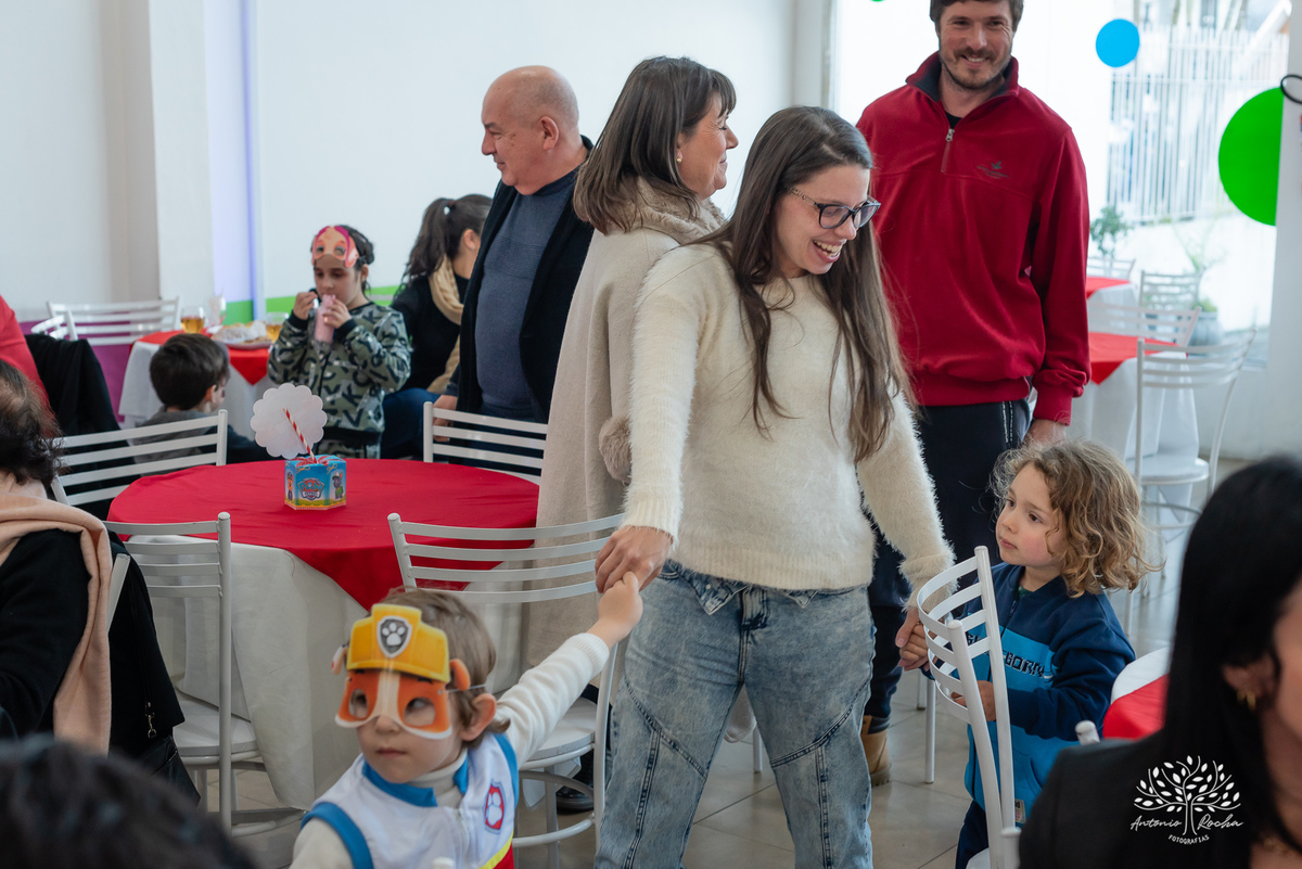 fotografia - aniversário infantil - Luiz Gabriel - 4 anos - festa infantil - Patrulha Canina - fotos espontâneas - fotógrafo profissional - Antonio Rocha Fotografias  - família - momentos especiais - fotografia premiada - fotos de aniversário - Pelotas