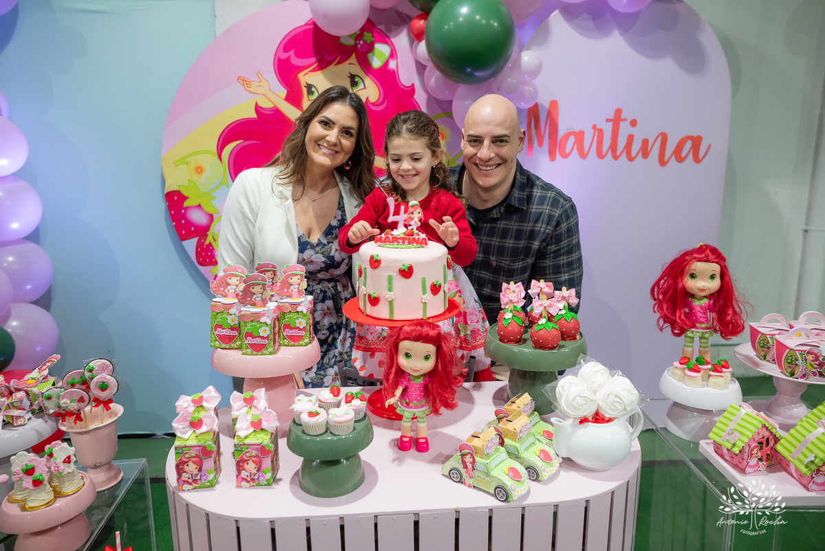 Martina - infância - festa de 4 anos - espontaneidade - brincadeiras - fotografia infantil - celebração em família - fotografias de aniversário - registro fotográfico - Antonio Rocha Fotografias – Pelotas – cassia noble festas - Kopereck