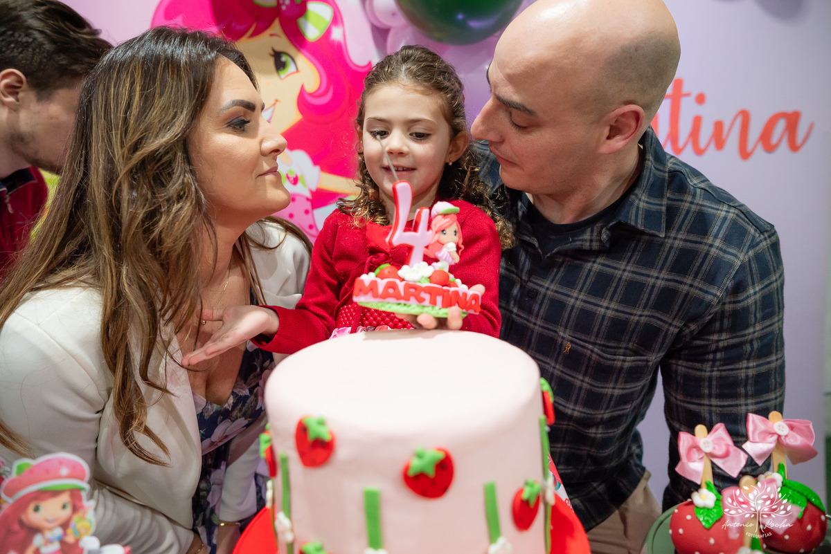 Martina - infância - festa de 4 anos - espontaneidade - brincadeiras - fotografia infantil - celebração em família - fotografias de aniversário - registro fotográfico - Antonio Rocha Fotografias – Pelotas – cassia noble festas - Kopereck
