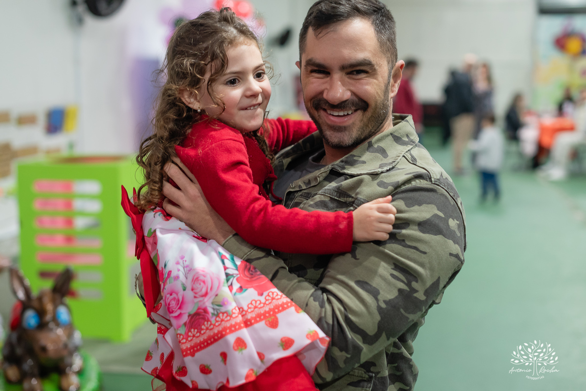 Martina - infância - festa de 4 anos - espontaneidade - brincadeiras - fotografia infantil - celebração em família - fotografias de aniversário - registro fotográfico - Antonio Rocha Fotografias – Pelotas – cassia noble festas - Kopereck