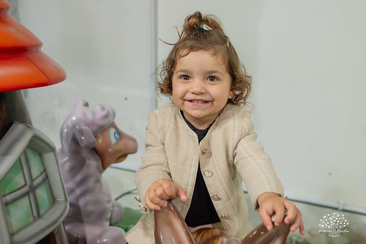 Martina - infância - festa de 4 anos - espontaneidade - brincadeiras - fotografia infantil - celebração em família - fotografias de aniversário - registro fotográfico - Antonio Rocha Fotografias – Pelotas – cassia noble festas - Kopereck