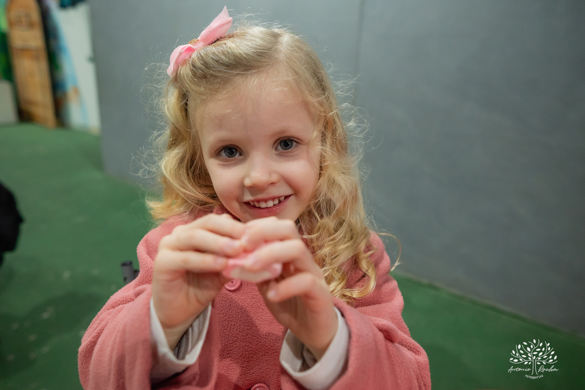 Martina - infância - festa de 4 anos - espontaneidade - brincadeiras - fotografia infantil - celebração em família - fotografias de aniversário - registro fotográfico - Antonio Rocha Fotografias – Pelotas – cassia noble festas - Kopereck