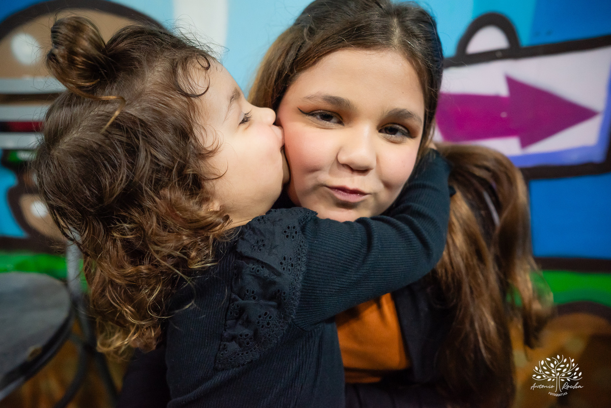 Martina - infância - festa de 4 anos - espontaneidade - brincadeiras - fotografia infantil - celebração em família - fotografias de aniversário - registro fotográfico - Antonio Rocha Fotografias – Pelotas – cassia noble festas - Kopereck