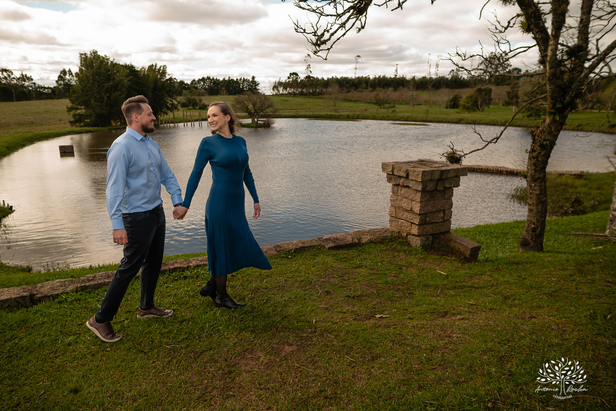 ensaio pré-wedding - Michelli e Pedro - fotografia de casal - amor e conexão - ensaio fotográfico ao entardecer - fotografia de casamento - sintonia do casal - fotógrafos de casamento - ensaio romântico - Pelotas – Antonio Rocha Fotografias
