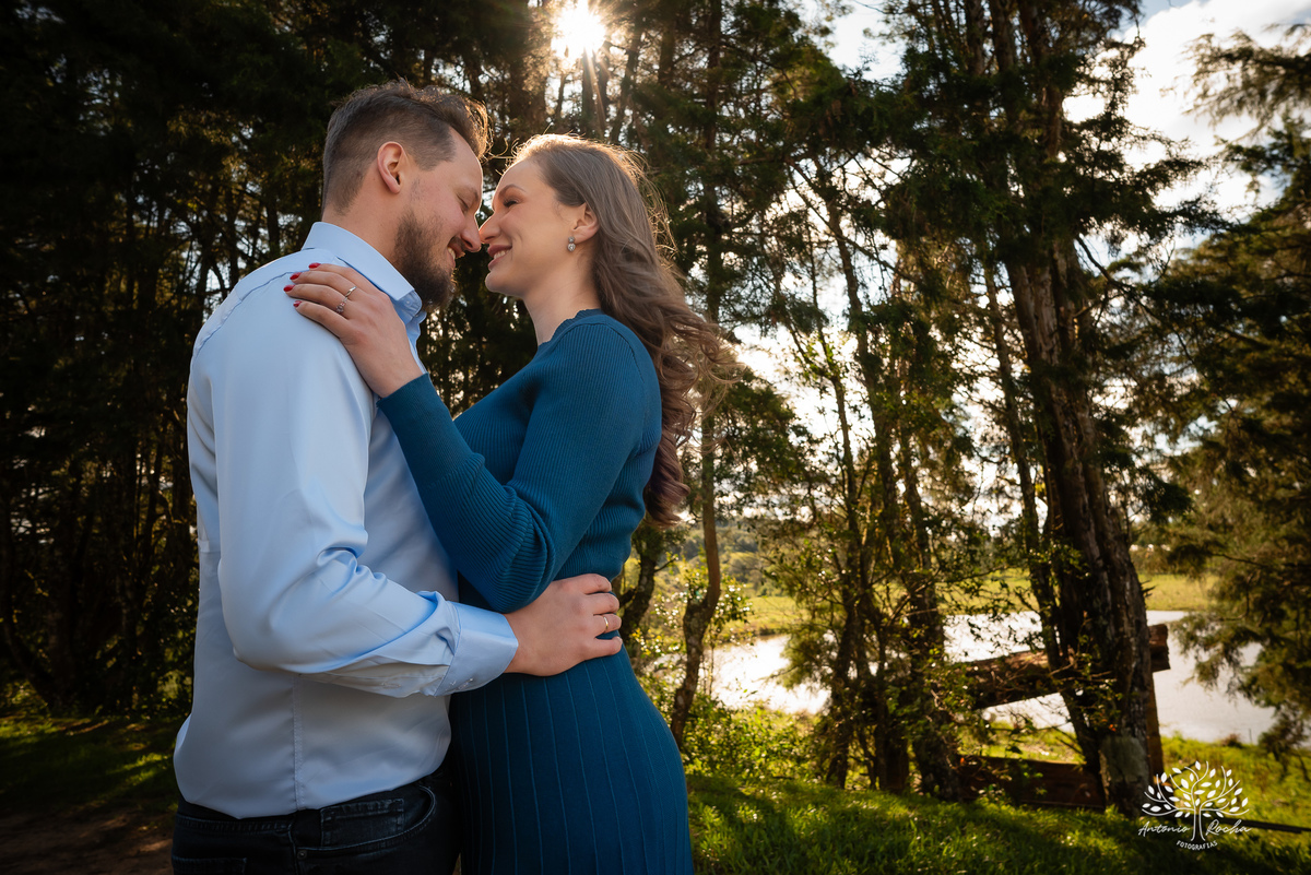 ensaio pré-wedding - Michelli e Pedro - fotografia de casal - amor e conexão - ensaio fotográfico ao entardecer - fotografia de casamento - sintonia do casal - fotógrafos de casamento - ensaio romântico - Pelotas – Antonio Rocha Fotografias