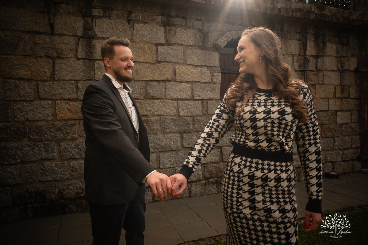 ensaio pré-wedding - Michelli e Pedro - fotografia de casal - amor e conexão - ensaio fotográfico ao entardecer - fotografia de casamento - sintonia do casal - fotógrafos de casamento - ensaio romântico - Pelotas – Antonio Rocha Fotografias