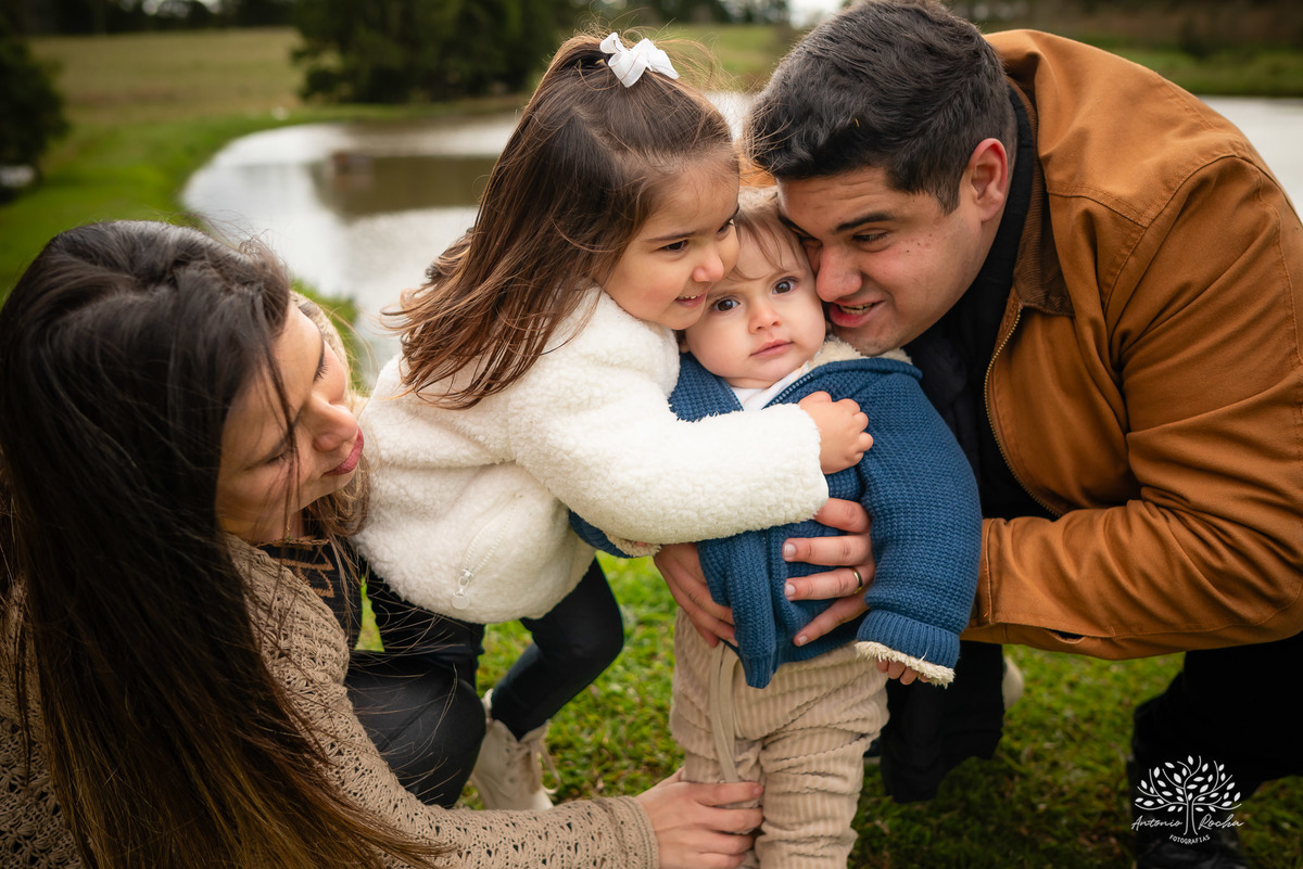 fotografia infantil -ensaio de família - aniversário de um ano - fotos ao ar livre - ensaio de gestante - fotografia de irmãos - registros de infância - fotografia de bebê - Antonio Rocha Fotografias- ensaio fotográfico - Pelotas