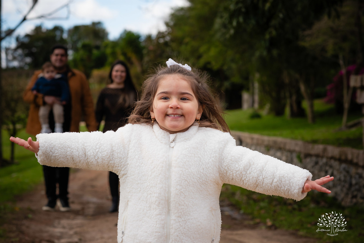 fotografia infantil -ensaio de família - aniversário de um ano - fotos ao ar livre - ensaio de gestante - fotografia de irmãos - registros de infância - fotografia de bebê - Antonio Rocha Fotografias- ensaio fotográfico - Pelotas