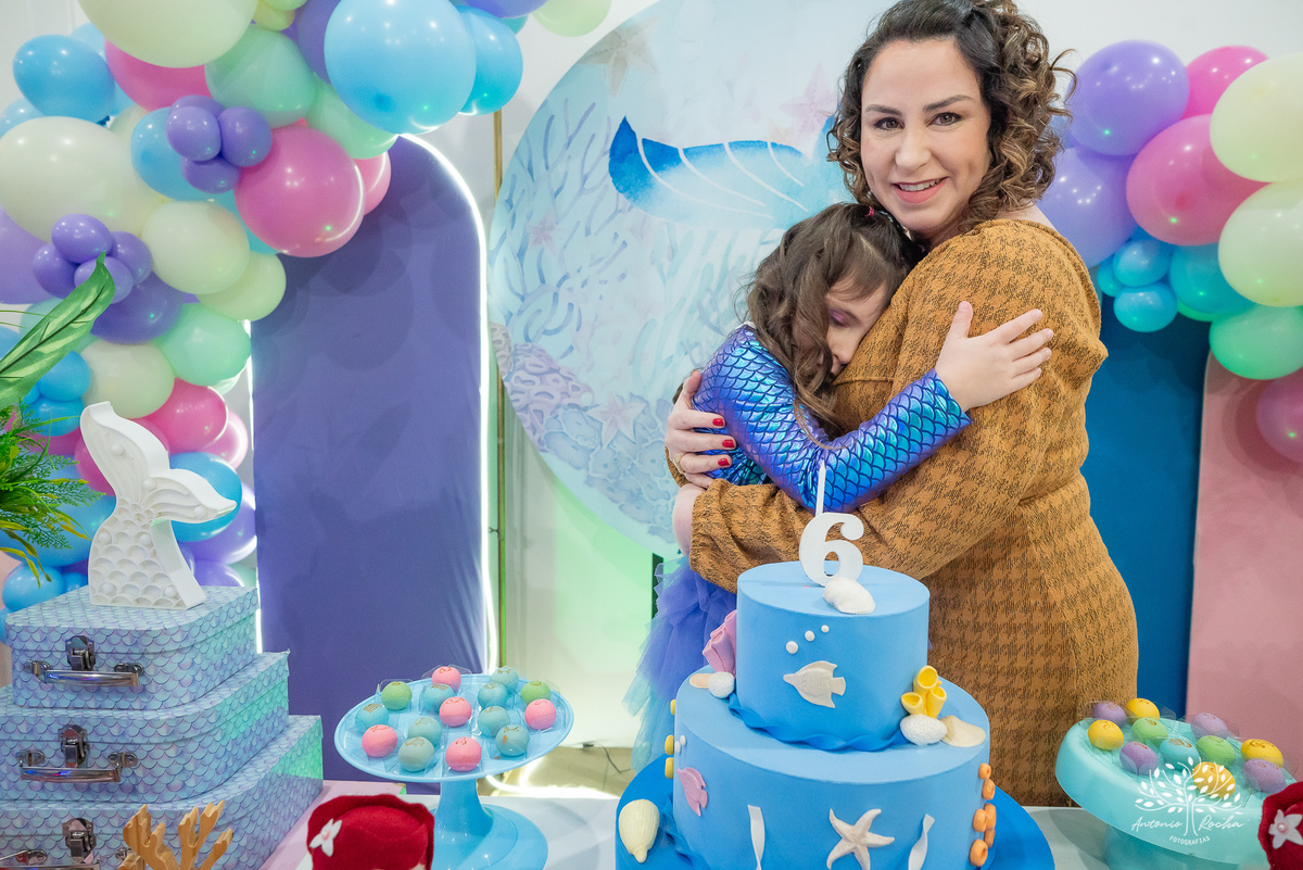 aniversário infantil - fotografia de aniversário - Maitê 6 anos - festa fundo do mar - fotógrafo infantil - decoração temática - festa de criança - fotografia profissional - Antonio Rocha Fotografias - irmãos e carinho - festa infantil - Pelotas