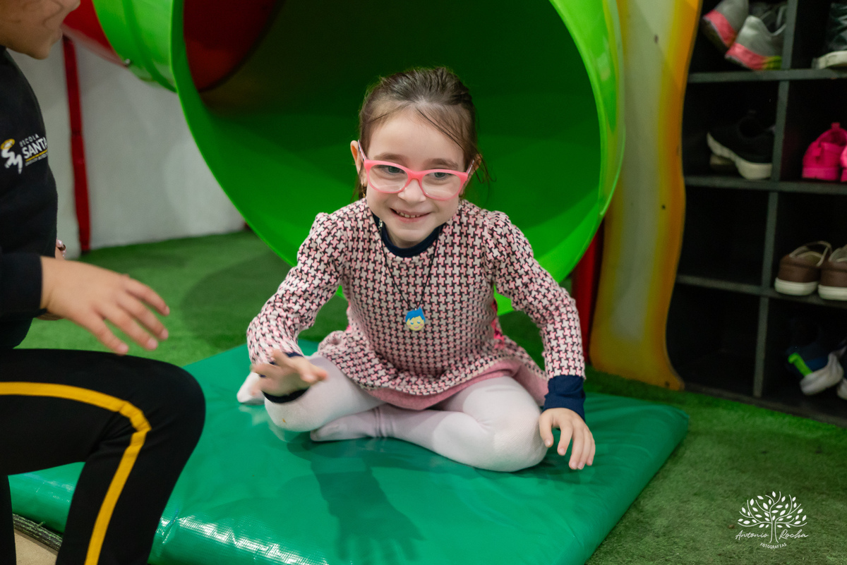 aniversário infantil - fotografia de aniversário - Maitê 6 anos - festa fundo do mar - fotógrafo infantil - decoração temática - festa de criança - fotografia profissional - Antonio Rocha Fotografias - irmãos e carinho - festa infantil - Pelotas