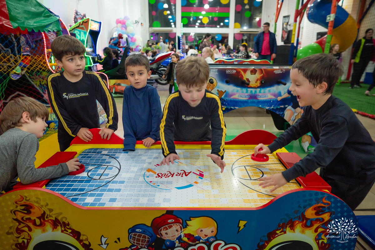 aniversário infantil - fotografia de aniversário - Maitê 6 anos - festa fundo do mar - fotógrafo infantil - decoração temática - festa de criança - fotografia profissional - Antonio Rocha Fotografias - irmãos e carinho - festa infantil - Pelotas