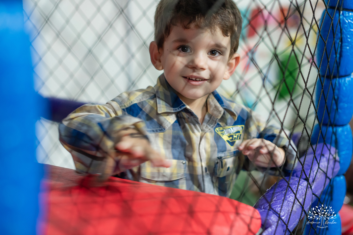 aniversário infantil - fotografia de aniversário - fotógrafo de eventos - fotógrafo infantil - fotografia espontânea - alegria de criança - festa temática - diversão de criança - fotógrafo Antonio Rocha Fotografias - confiança e carinho - Pelotas