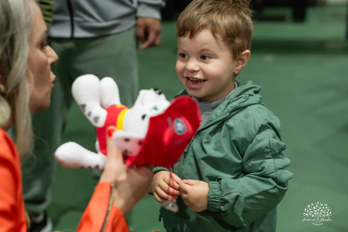 aniversário infantil - fotografia de aniversário - fotógrafo de eventos - fotógrafo infantil - fotografia espontânea - alegria de criança - festa temática - diversão de criança - fotógrafo Antonio Rocha Fotografias - confiança e carinho - Pelotas