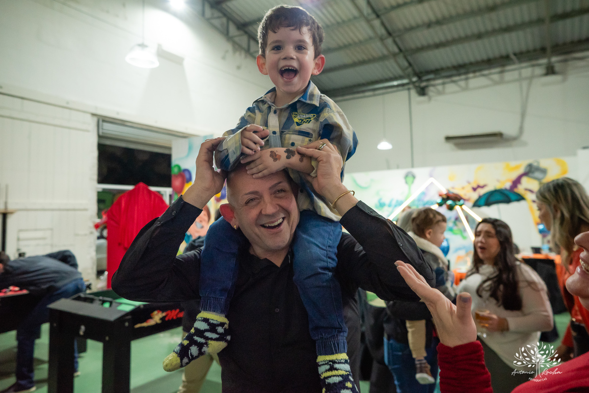 aniversário infantil - fotografia de aniversário - fotógrafo de eventos - fotógrafo infantil - fotografia espontânea - alegria de criança - festa temática - diversão de criança - fotógrafo Antonio Rocha Fotografias - confiança e carinho - Pelotas