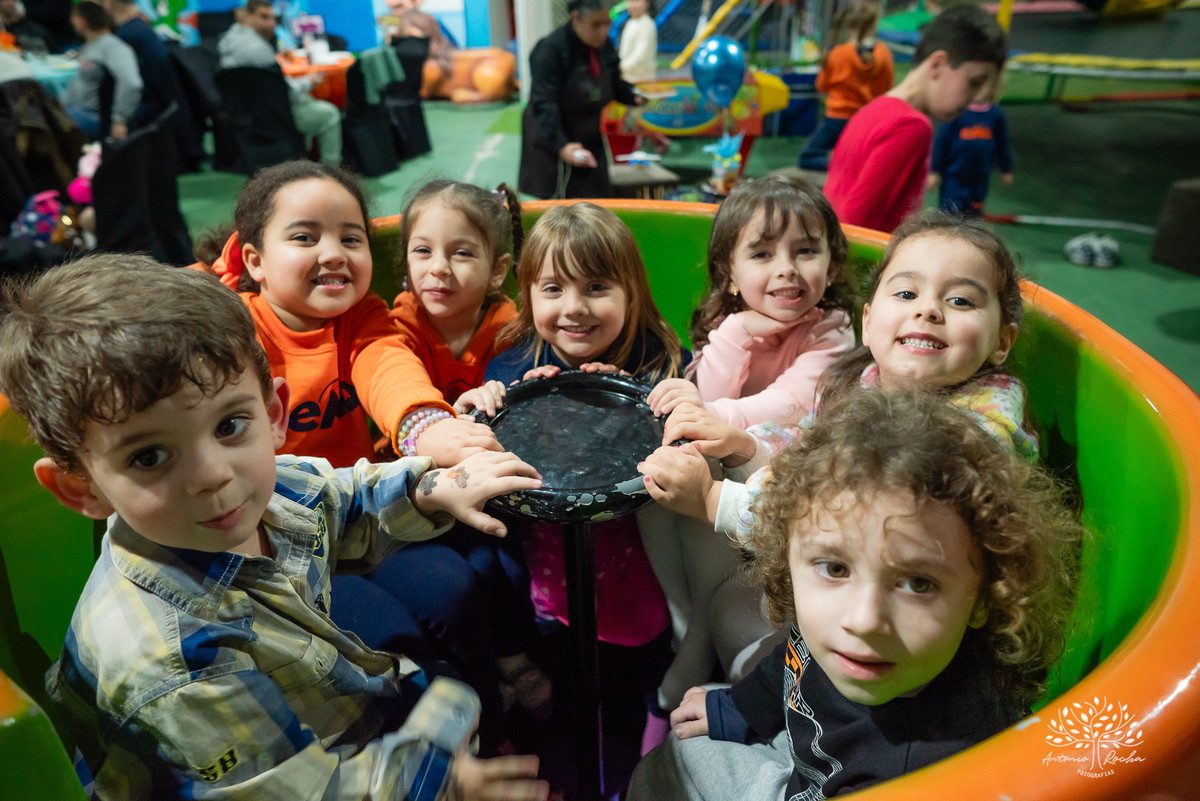 aniversário infantil - fotografia de aniversário - fotógrafo de eventos - fotógrafo infantil - fotografia espontânea - alegria de criança - festa temática - diversão de criança - fotógrafo Antonio Rocha Fotografias - confiança e carinho - Pelotas