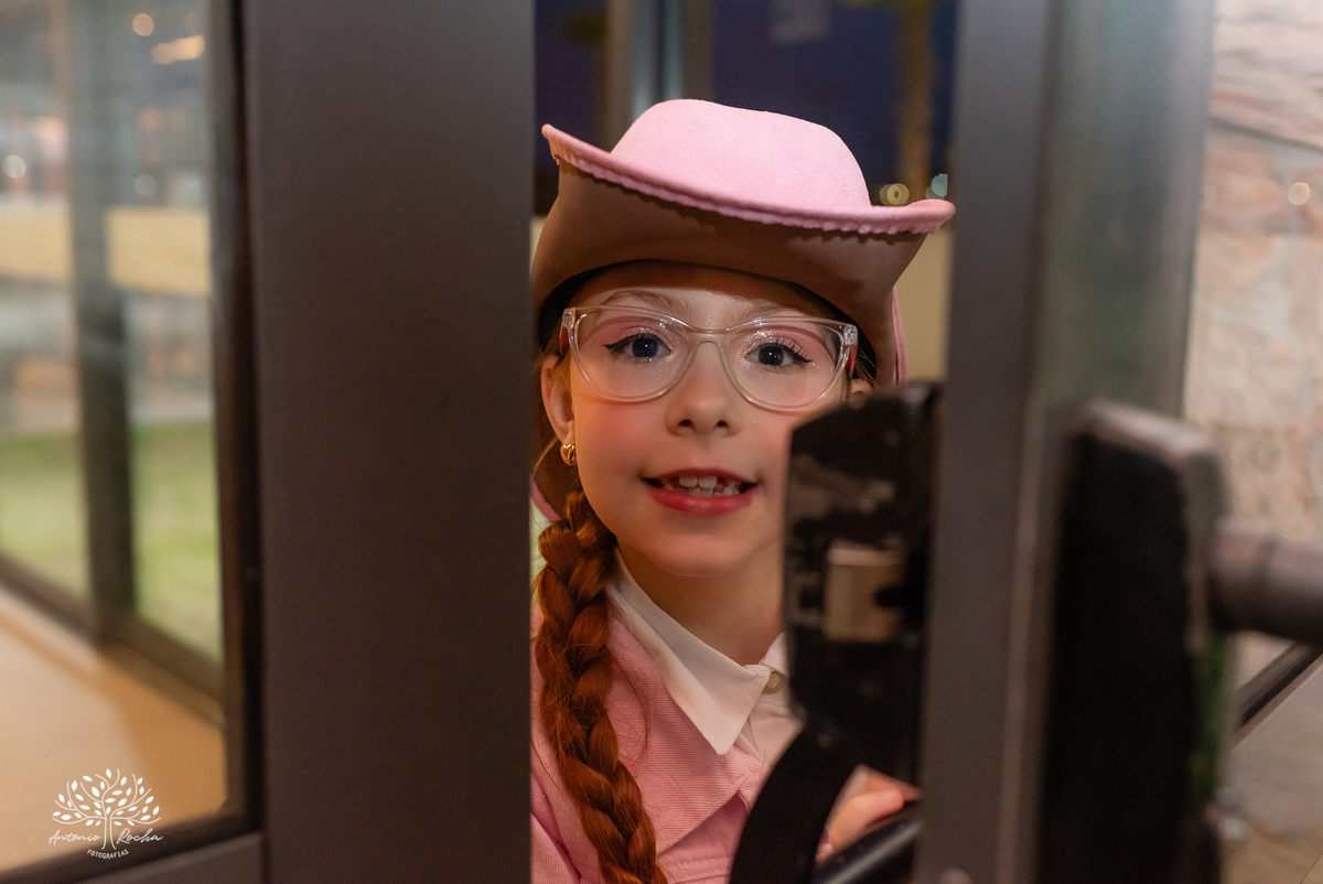 Laura - aniversário de 8 anos - festa temática - estilo Ana Castela - alegria - brincadeiras infantis - família - amigos - emoção - momentos especiais - fotografia de aniversário - Antonio Rocha Fotografias - Alphaville - Pelotas