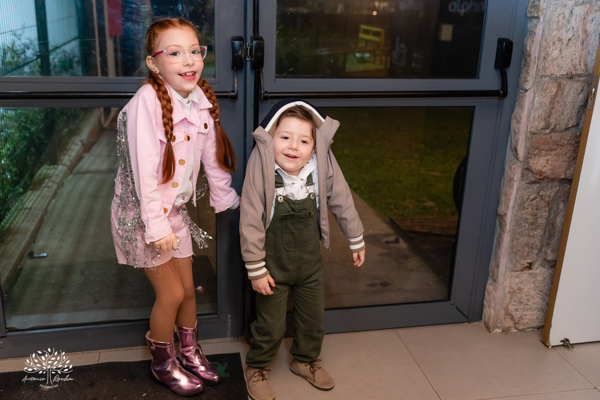 Laura - aniversário de 8 anos - festa temática - estilo Ana Castela - alegria - brincadeiras infantis - família - amigos - emoção - momentos especiais - fotografia de aniversário - Antonio Rocha Fotografias - Alphaville - Pelotas