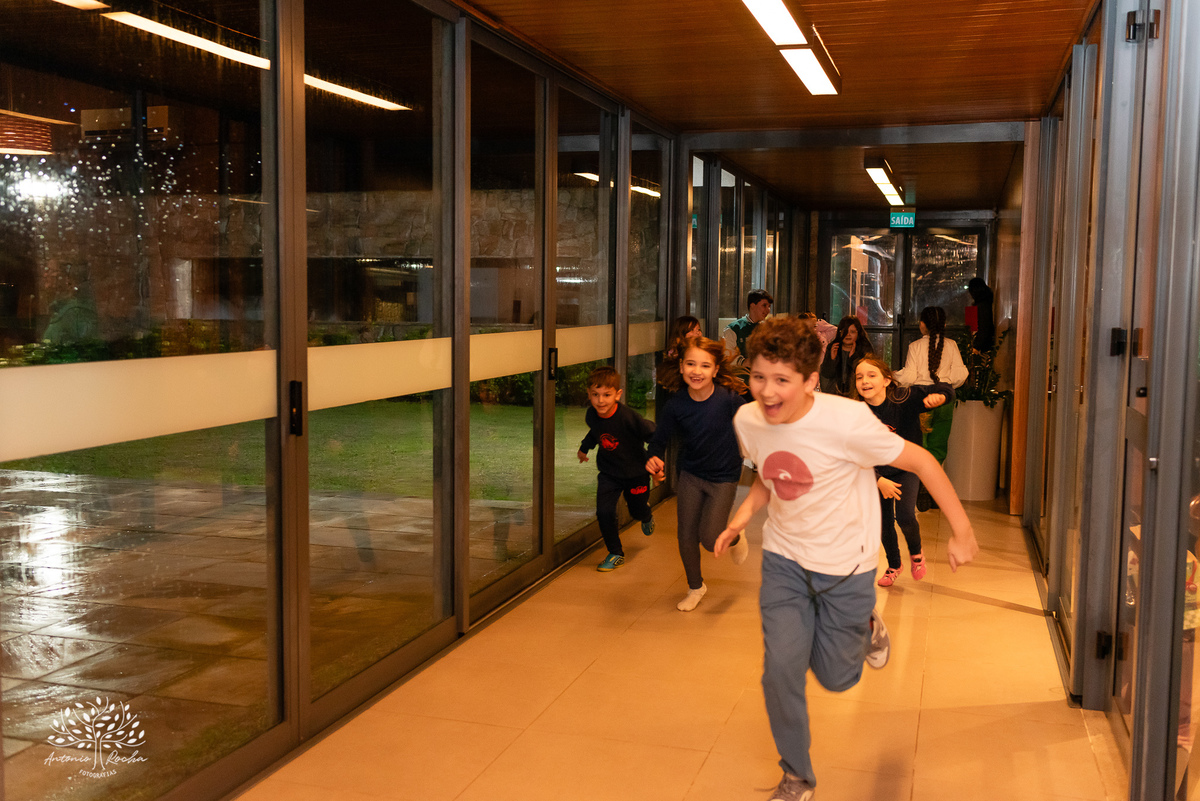 Laura - aniversário de 8 anos - festa temática - estilo Ana Castela - alegria - brincadeiras infantis - família - amigos - emoção - momentos especiais - fotografia de aniversário - Antonio Rocha Fotografias - Alphaville - Pelotas