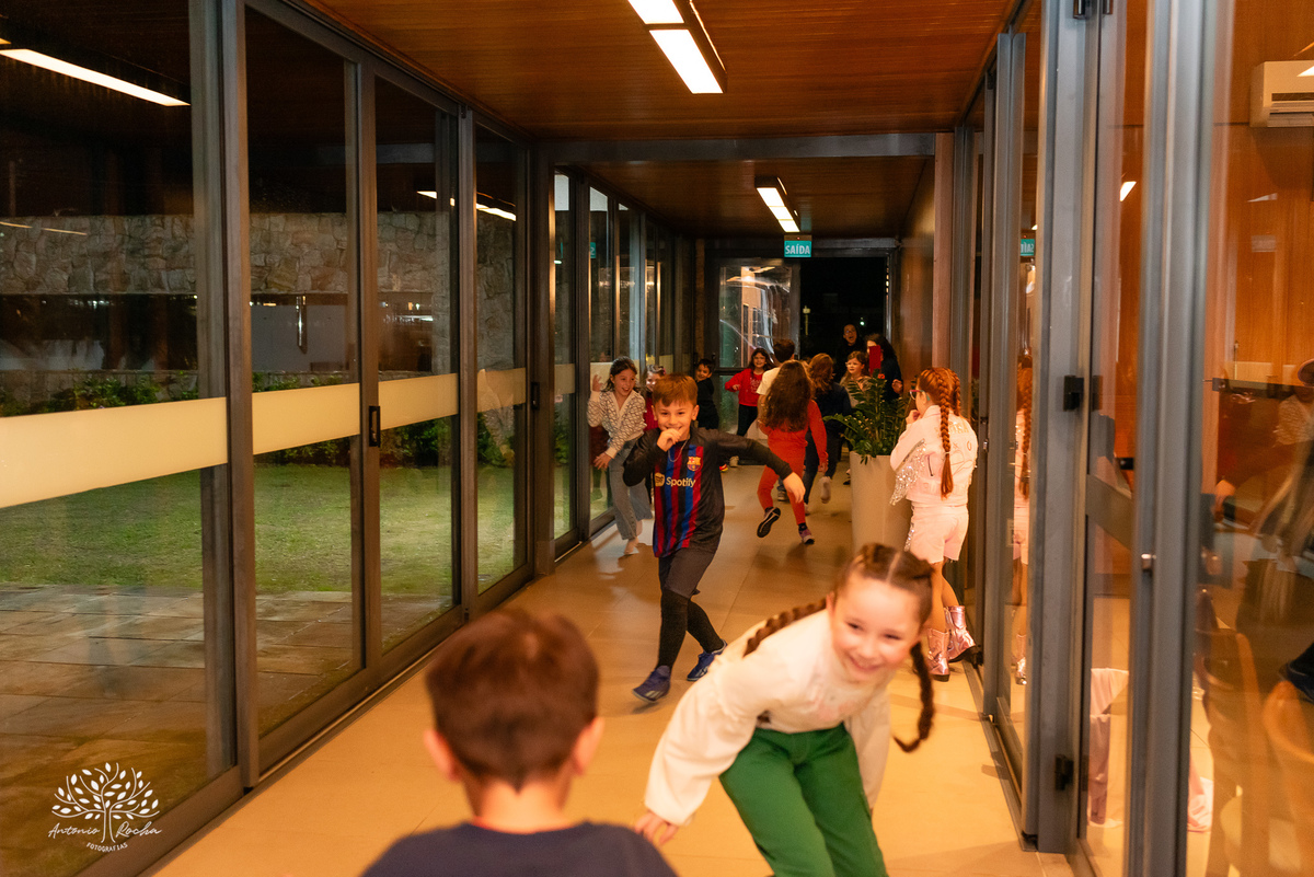 Laura - aniversário de 8 anos - festa temática - estilo Ana Castela - alegria - brincadeiras infantis - família - amigos - emoção - momentos especiais - fotografia de aniversário - Antonio Rocha Fotografias - Alphaville - Pelotas