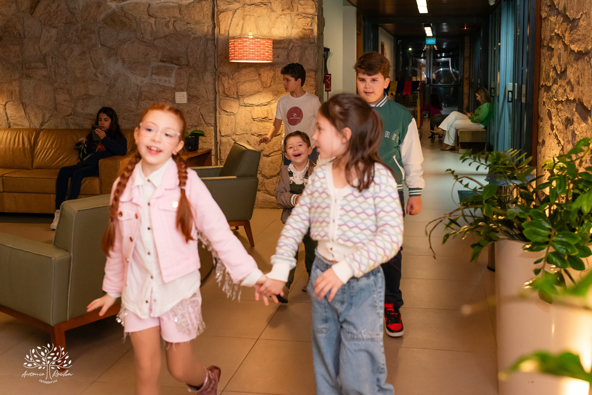 Laura - aniversário de 8 anos - festa temática - estilo Ana Castela - alegria - brincadeiras infantis - família - amigos - emoção - momentos especiais - fotografia de aniversário - Antonio Rocha Fotografias - Alphaville - Pelotas