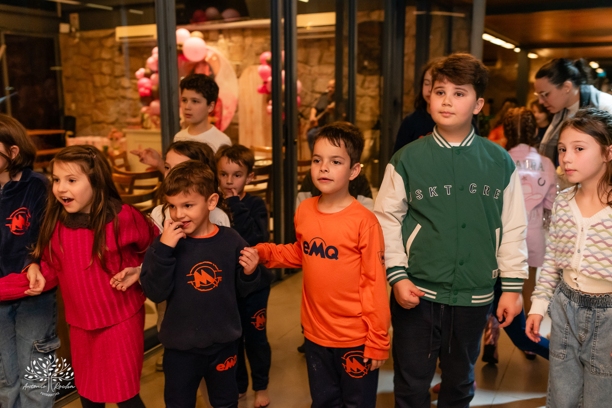 Laura - aniversário de 8 anos - festa temática - estilo Ana Castela - alegria - brincadeiras infantis - família - amigos - emoção - momentos especiais - fotografia de aniversário - Antonio Rocha Fotografias - Alphaville - Pelotas