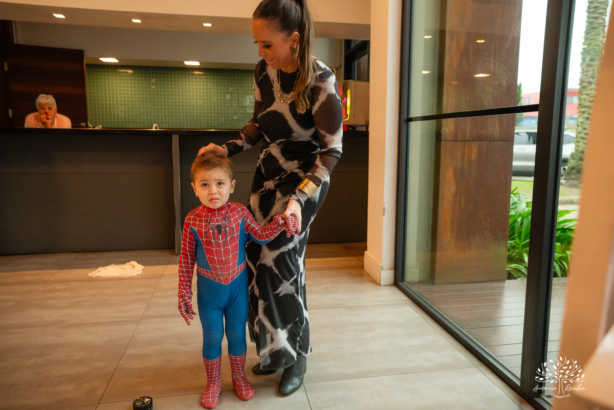 aniversário infantil - fotografia de aniversário - 3 anos - festa temática - Homem-Aranha - fotografia de criança - fotógrafo de família - registro fotográfico - fotógrafo Antonio Rocha - alegria em família – Pelotas – Veredas Altos do Laranjal