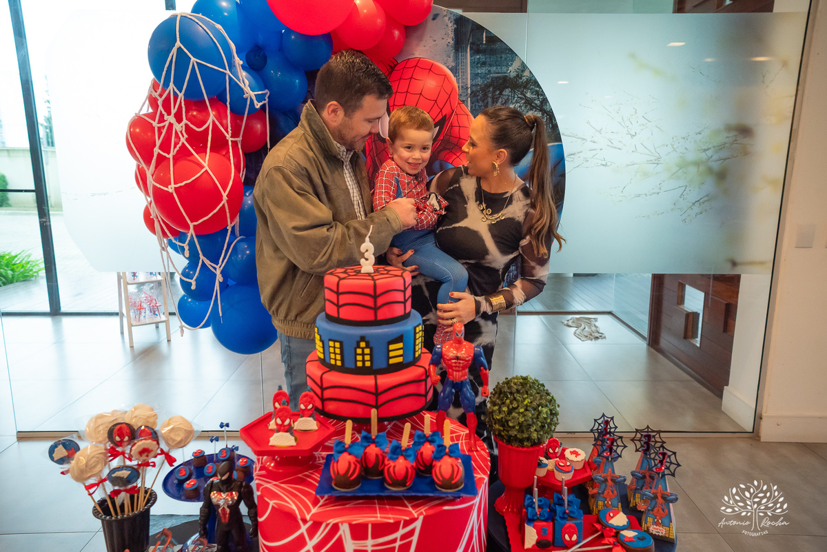 aniversário infantil - fotografia de aniversário - 3 anos - festa temática - Homem-Aranha - fotografia de criança - fotógrafo de família - registro fotográfico - fotógrafo Antonio Rocha - alegria em família – Pelotas – Veredas Altos do Laranjal