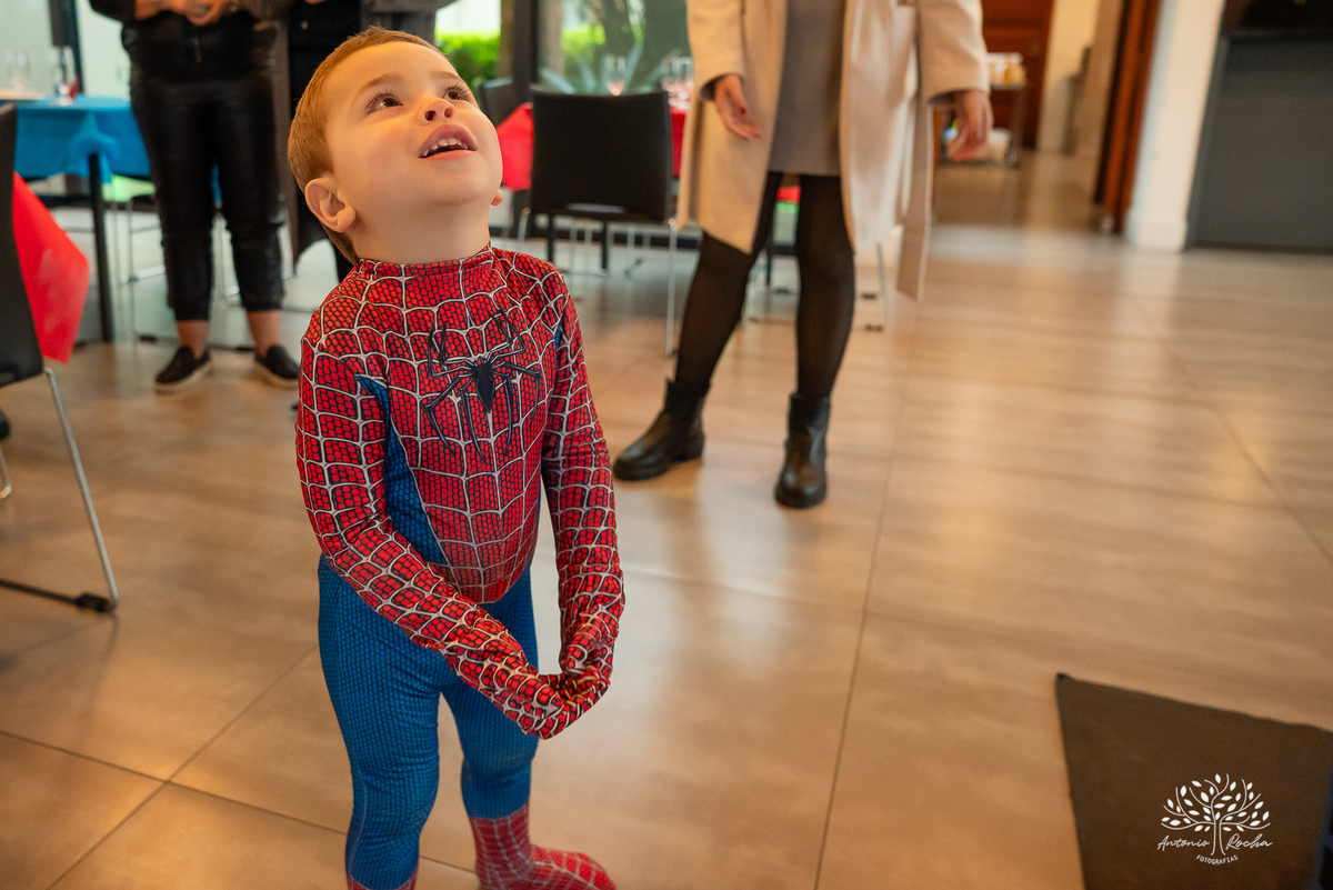 aniversário infantil - fotografia de aniversário - 3 anos - festa temática - Homem-Aranha - fotografia de criança - fotógrafo de família - registro fotográfico - fotógrafo Antonio Rocha - alegria em família – Pelotas – Veredas Altos do Laranjal