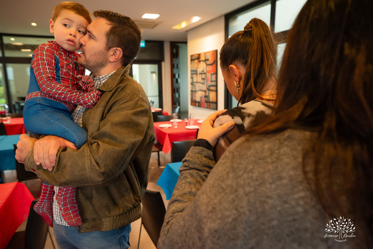 aniversário infantil - fotografia de aniversário - 3 anos - festa temática - Homem-Aranha - fotografia de criança - fotógrafo de família - registro fotográfico - fotógrafo Antonio Rocha - alegria em família – Pelotas – Veredas Altos do Laranjal