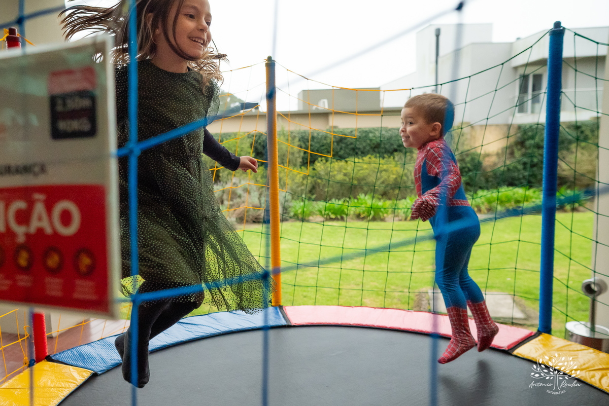 aniversário infantil - fotografia de aniversário - 3 anos - festa temática - Homem-Aranha - fotografia de criança - fotógrafo de família - registro fotográfico - fotógrafo Antonio Rocha - alegria em família – Pelotas – Veredas Altos do Laranjal