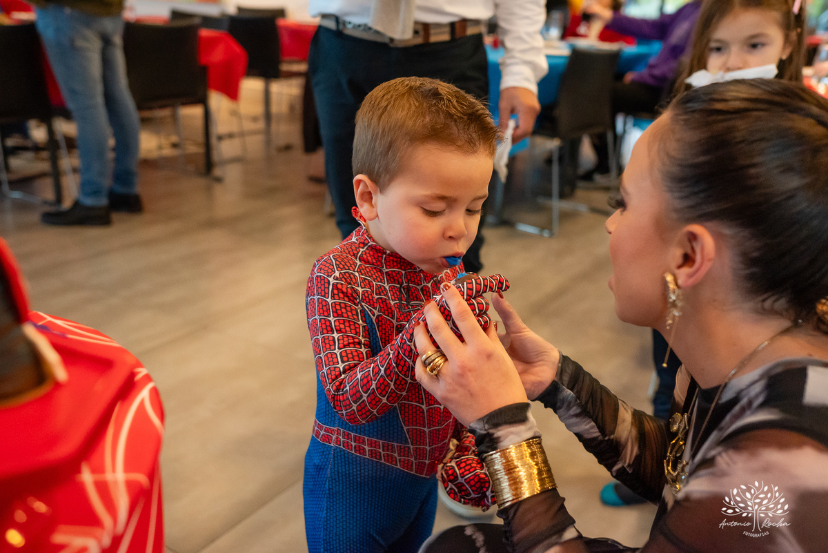 aniversário infantil - fotografia de aniversário - 3 anos - festa temática - Homem-Aranha - fotografia de criança - fotógrafo de família - registro fotográfico - fotógrafo Antonio Rocha - alegria em família – Pelotas – Veredas Altos do Laranjal