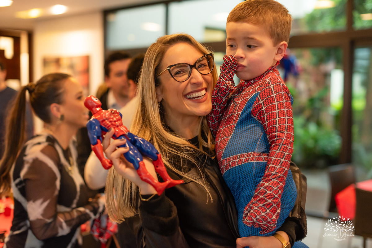 aniversário infantil - fotografia de aniversário - 3 anos - festa temática - Homem-Aranha - fotografia de criança - fotógrafo de família - registro fotográfico - fotógrafo Antonio Rocha - alegria em família – Pelotas – Veredas Altos do Laranjal