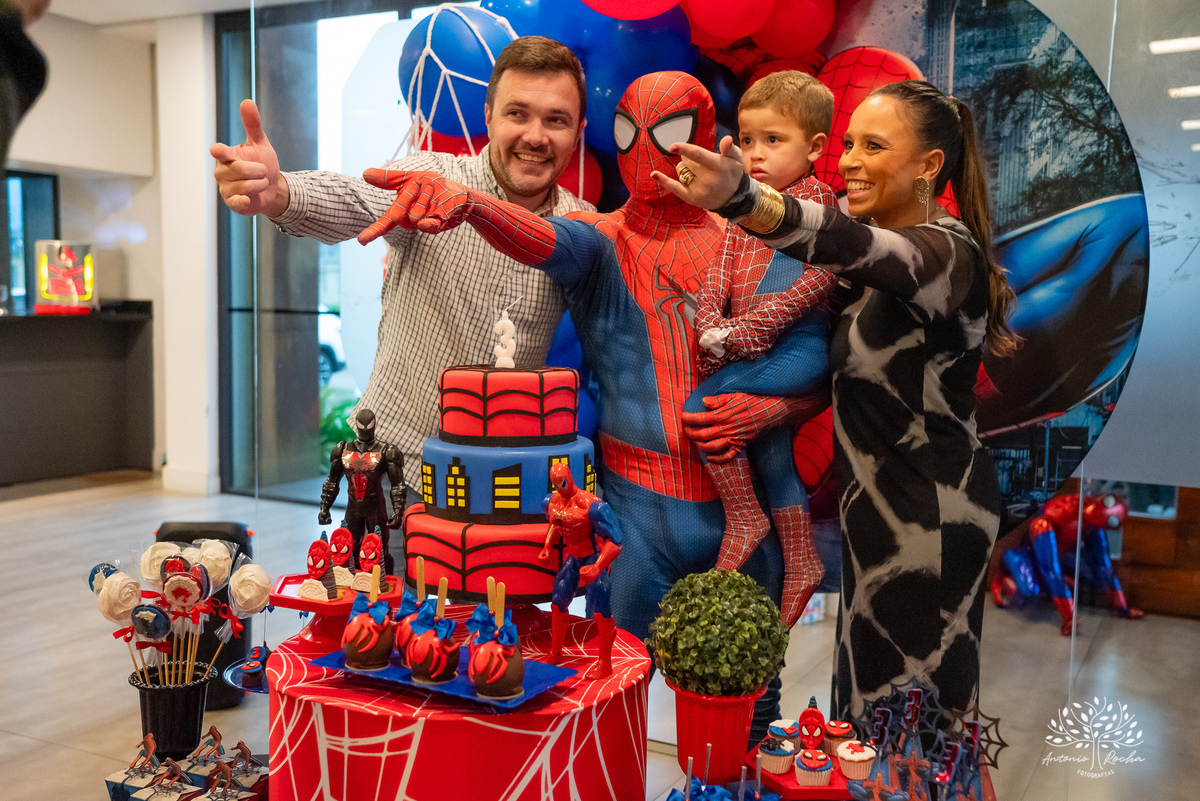 aniversário infantil - fotografia de aniversário - 3 anos - festa temática - Homem-Aranha - fotografia de criança - fotógrafo de família - registro fotográfico - fotógrafo Antonio Rocha - alegria em família – Pelotas – Veredas Altos do Laranjal