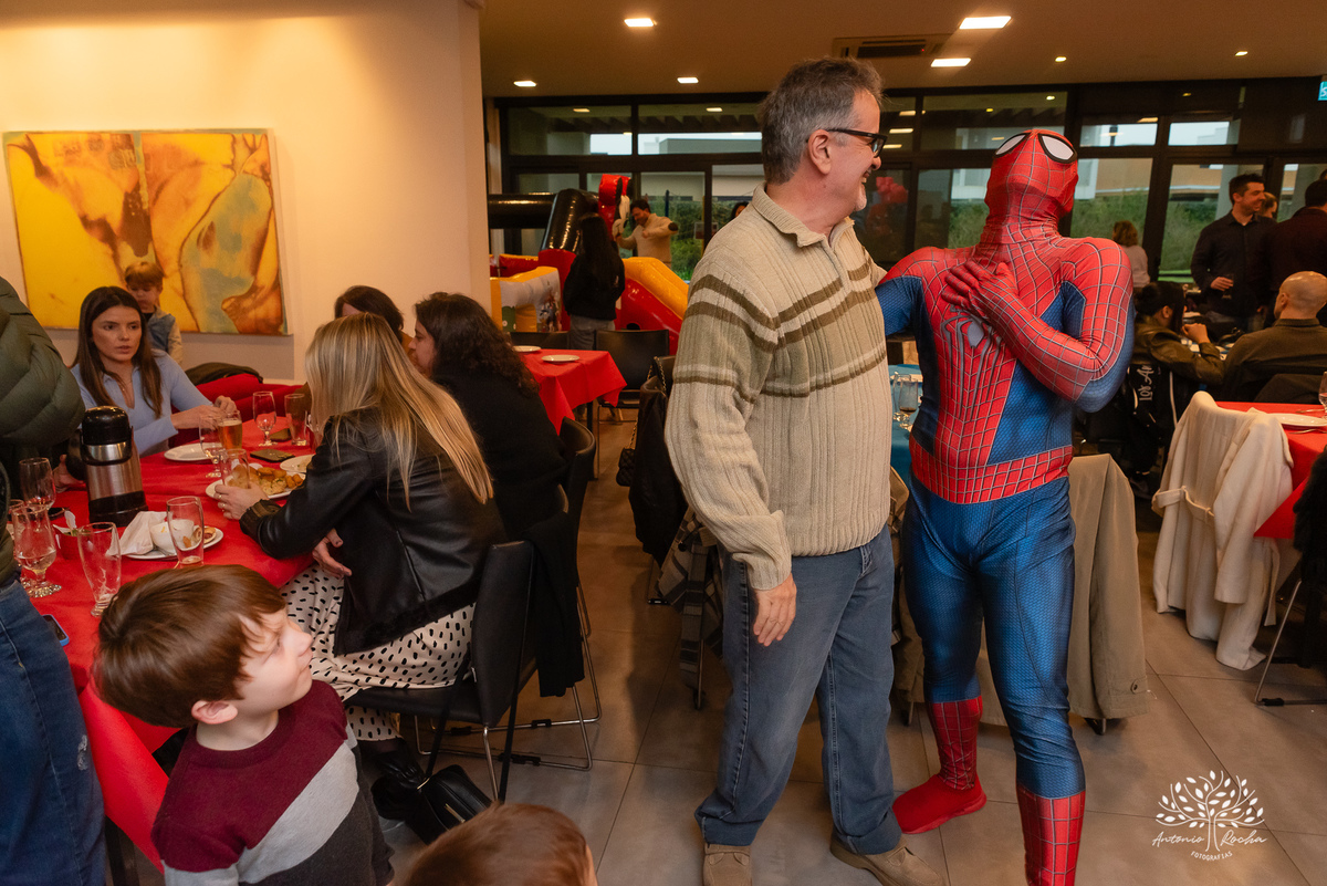 aniversário infantil - fotografia de aniversário - 3 anos - festa temática - Homem-Aranha - fotografia de criança - fotógrafo de família - registro fotográfico - fotógrafo Antonio Rocha - alegria em família – Pelotas – Veredas Altos do Laranjal