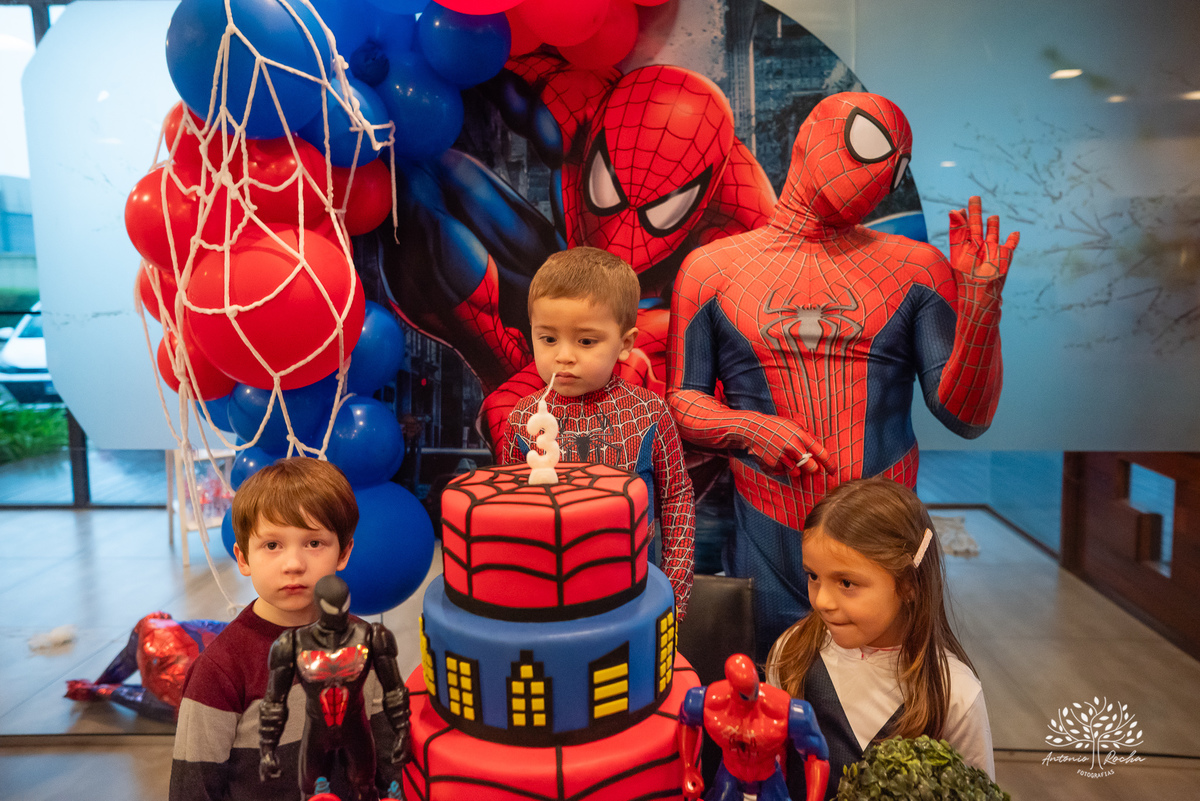aniversário infantil - fotografia de aniversário - 3 anos - festa temática - Homem-Aranha - fotografia de criança - fotógrafo de família - registro fotográfico - fotógrafo Antonio Rocha - alegria em família – Pelotas – Veredas Altos do Laranjal
