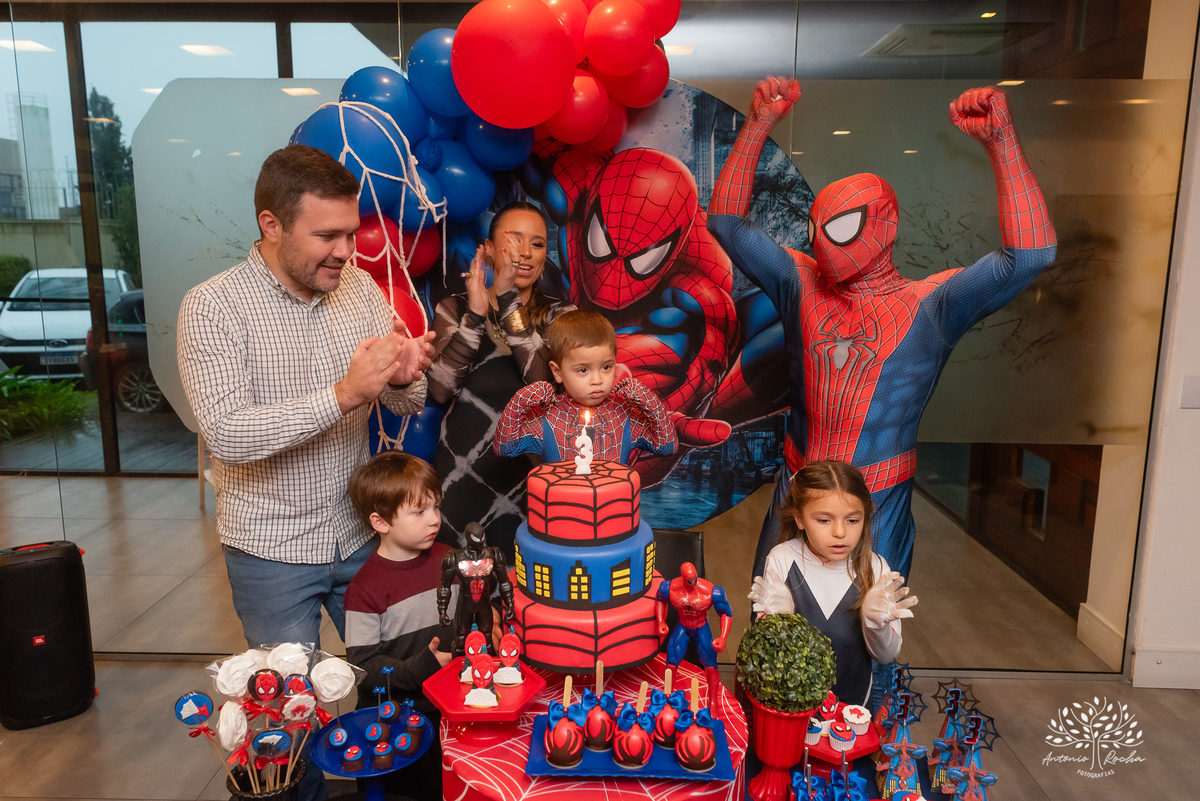 aniversário infantil - fotografia de aniversário - 3 anos - festa temática - Homem-Aranha - fotografia de criança - fotógrafo de família - registro fotográfico - fotógrafo Antonio Rocha - alegria em família – Pelotas – Veredas Altos do Laranjal