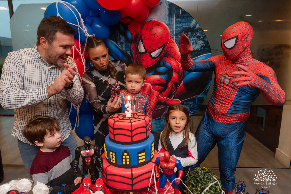 aniversário infantil - fotografia de aniversário - 3 anos - festa temática - Homem-Aranha - fotografia de criança - fotógrafo de família - registro fotográfico - fotógrafo Antonio Rocha - alegria em família – Pelotas – Veredas Altos do Laranjal