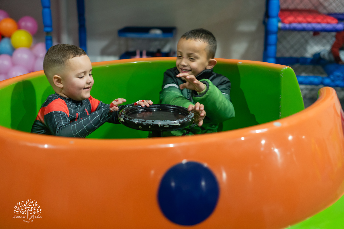aniversário infantil - fotógrafo de família - fotografia de crianças - festa temática - super-heróis - registros fotográficos - fotógrafo de eventos - celebração em família – Pelotas - fotografia de aniversário - Antonio Rocha Fotografias