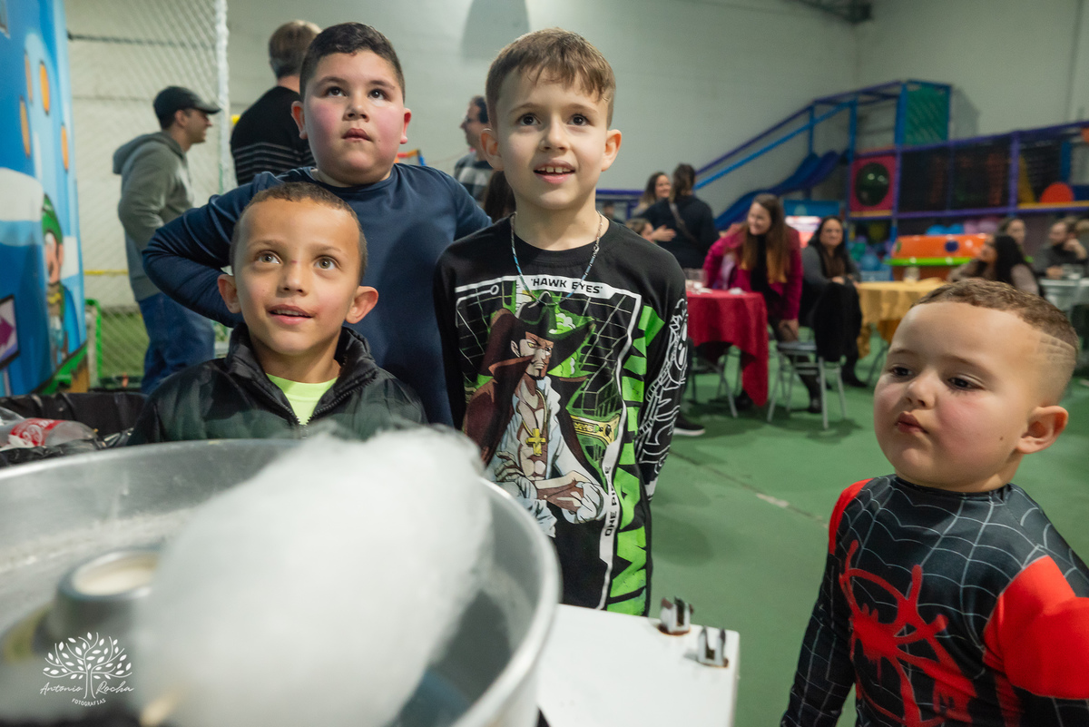 aniversário infantil - fotógrafo de família - fotografia de crianças - festa temática - super-heróis - registros fotográficos - fotógrafo de eventos - celebração em família – Pelotas - fotografia de aniversário - Antonio Rocha Fotografias