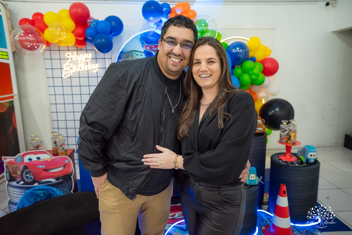 aniversário infantil - fotografia de aniversário - 3 anos - Guilherme - Relâmpago McQueen - festa temática - fotógrafo profissional - fotos de criança - Antonio Rocha Fotografias - energia contagiante - momento especial - celebração infantil - Pelotas