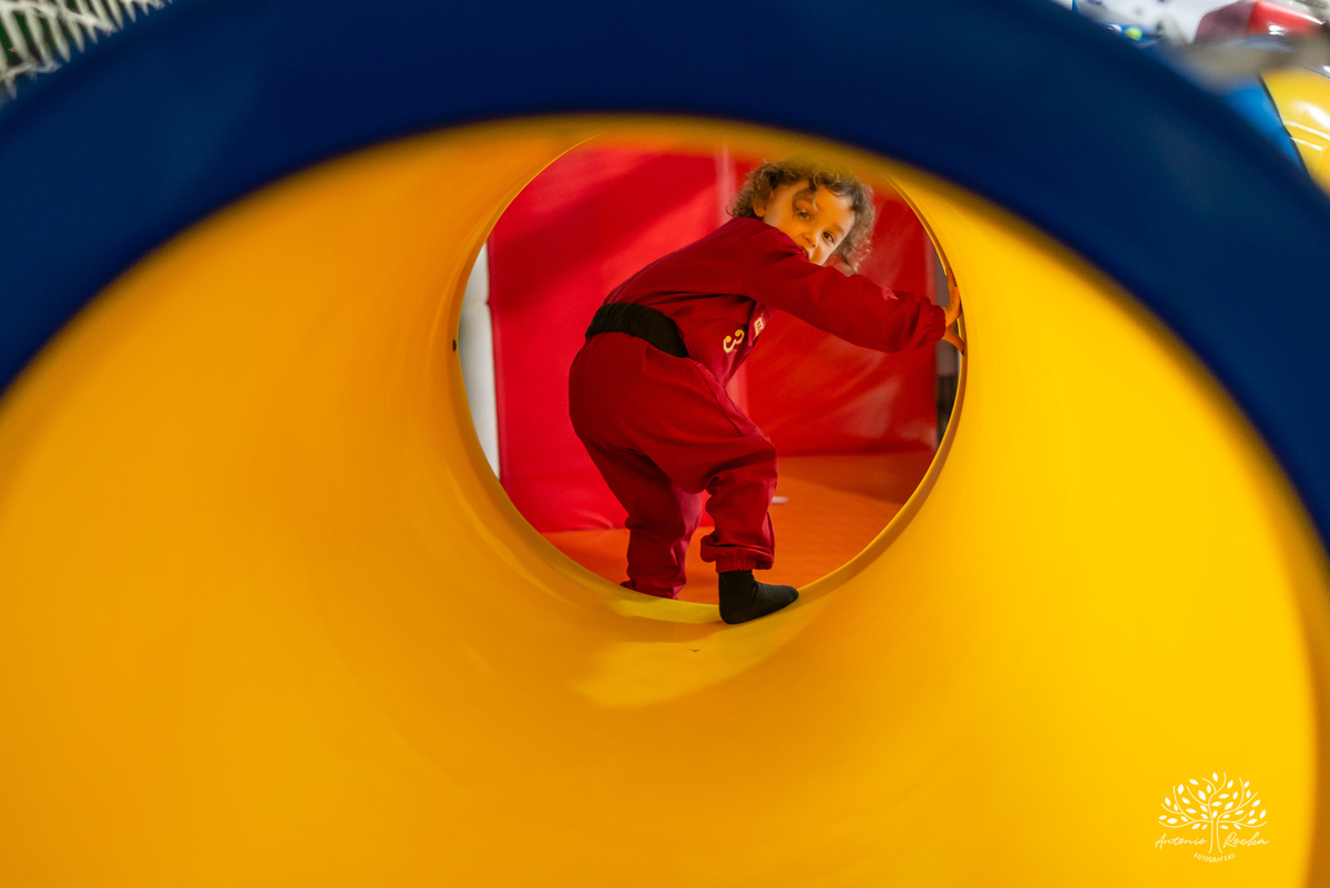 aniversário infantil - fotografia de aniversário - 3 anos - Guilherme - Relâmpago McQueen - festa temática - fotógrafo profissional - fotos de criança - Antonio Rocha Fotografias - energia contagiante - momento especial - celebração infantil - Pelotas