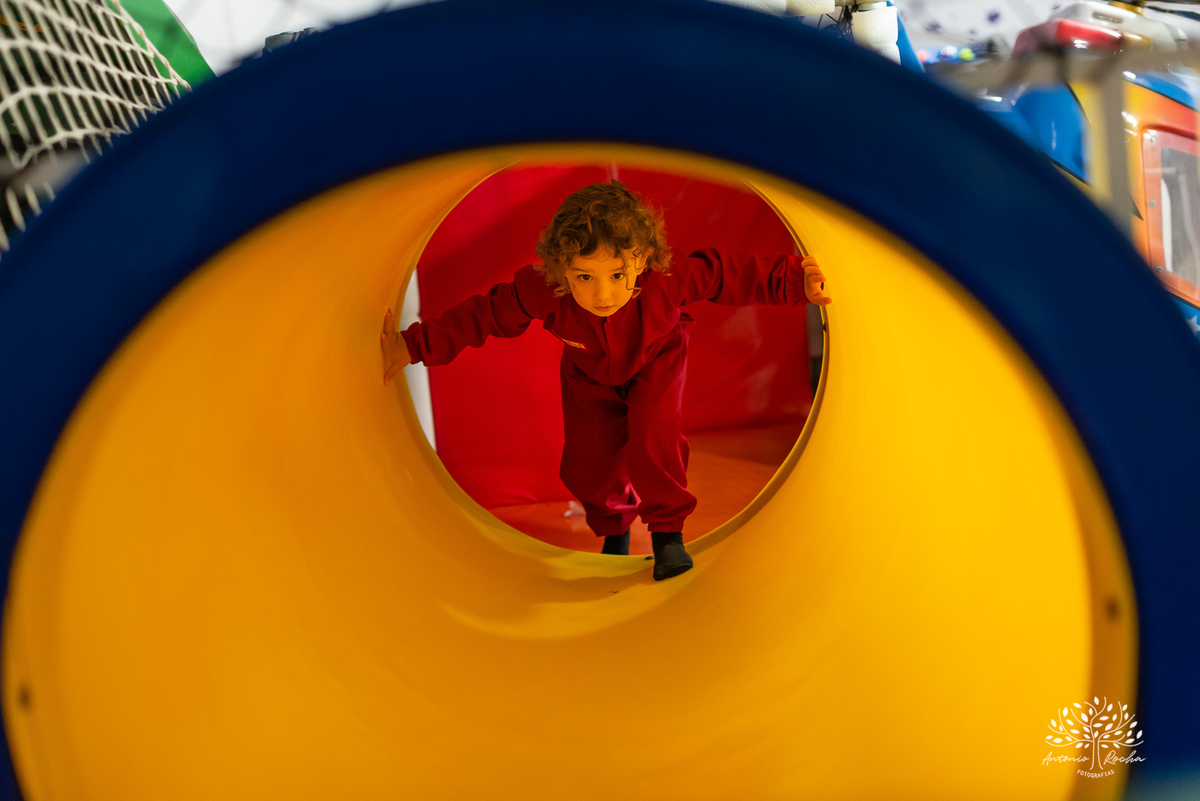 aniversário infantil - fotografia de aniversário - 3 anos - Guilherme - Relâmpago McQueen - festa temática - fotógrafo profissional - fotos de criança - Antonio Rocha Fotografias - energia contagiante - momento especial - celebração infantil - Pelotas