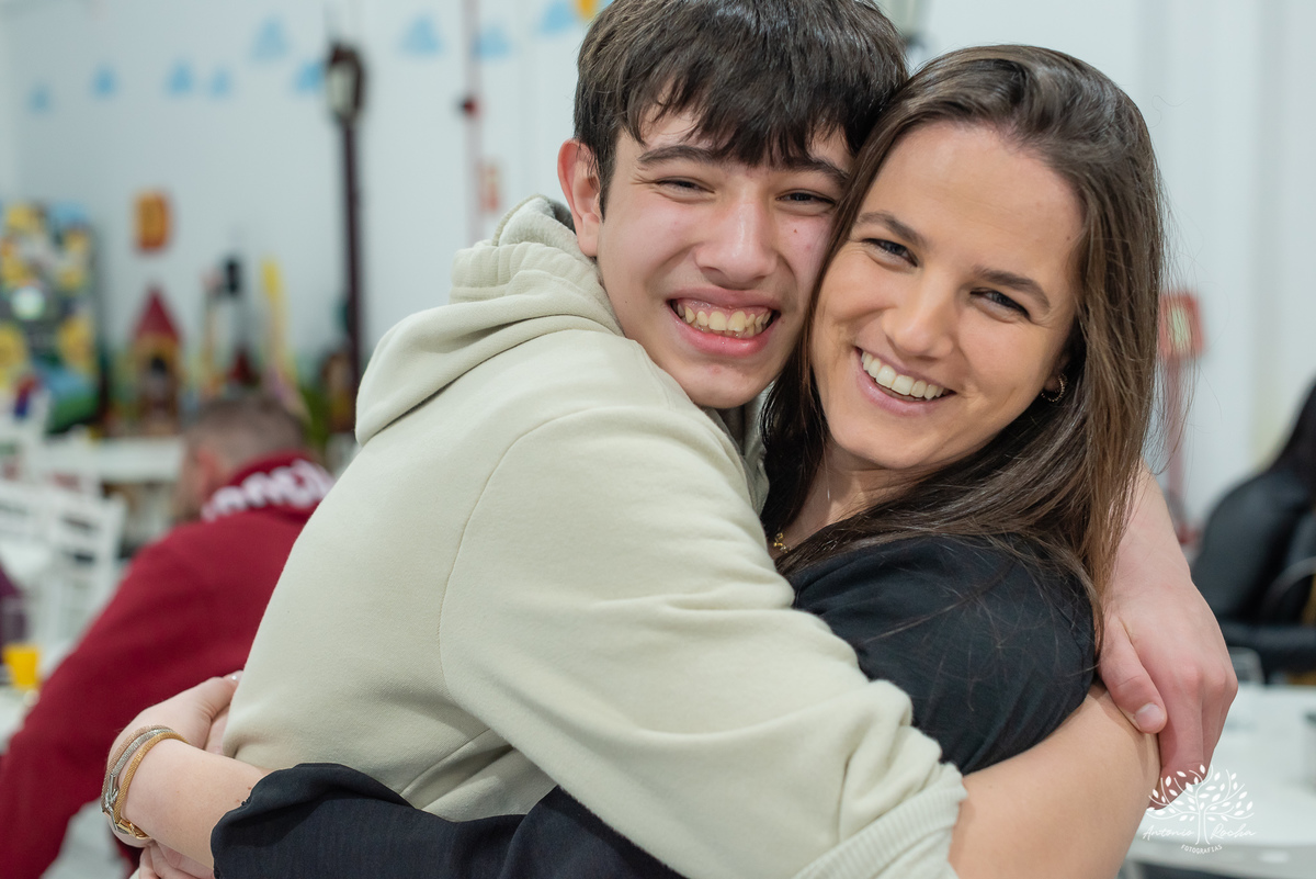 aniversário infantil - fotografia de aniversário - 3 anos - Guilherme - Relâmpago McQueen - festa temática - fotógrafo profissional - fotos de criança - Antonio Rocha Fotografias - energia contagiante - momento especial - celebração infantil - Pelotas